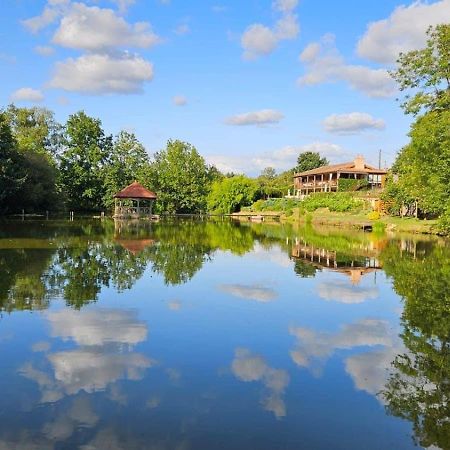 Lake Noble Saint-Germain-l'Aiguiller ภายนอก รูปภาพ